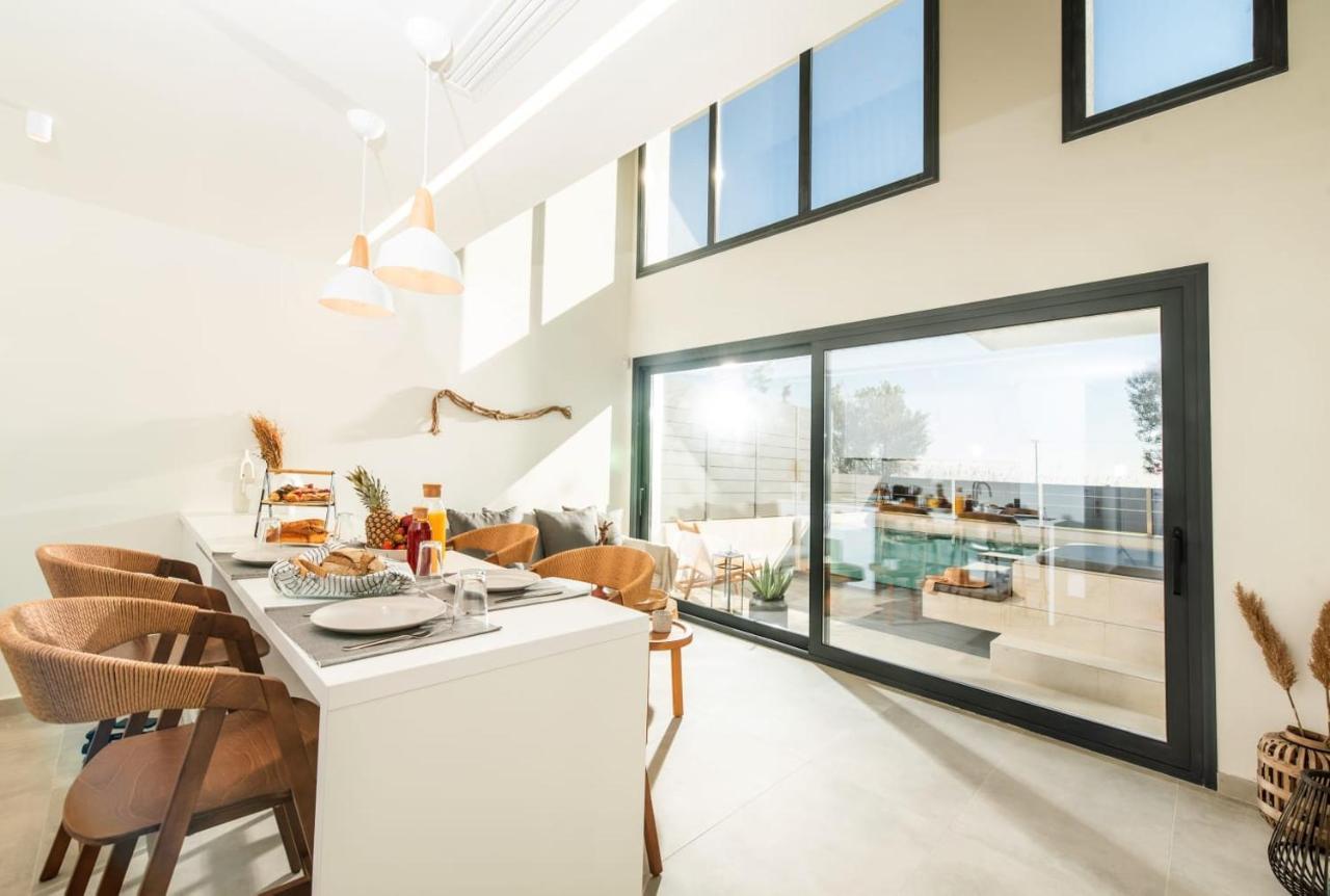 Serene Villas Halkidiki - Cfront Private Pool ネア・イラクリア エクステリア 写真